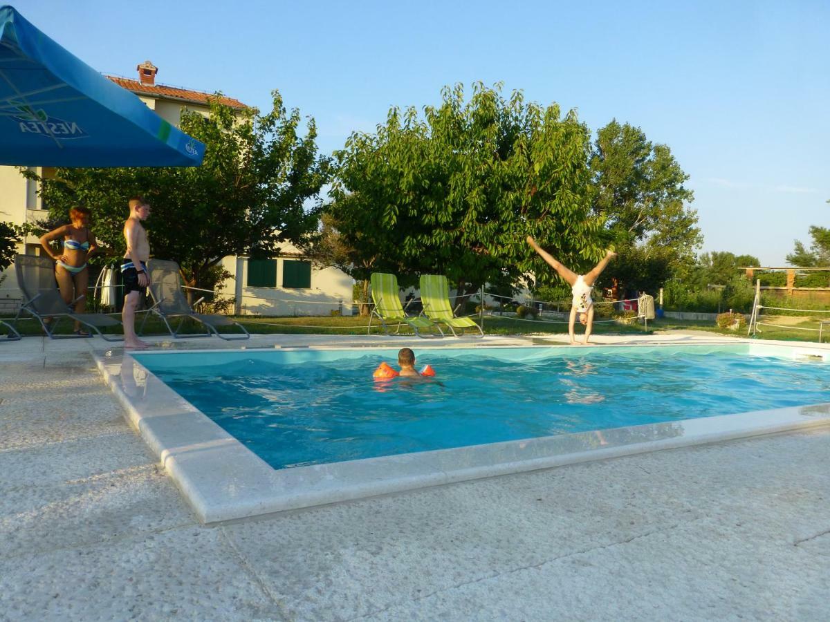 Villa Marija Nin Luaran gambar