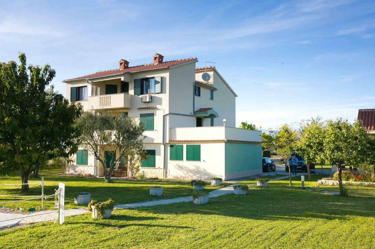 Villa Marija Nin Luaran gambar