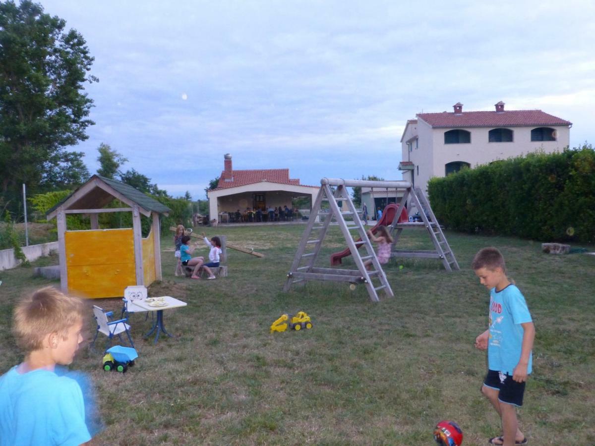 Villa Marija Nin Luaran gambar