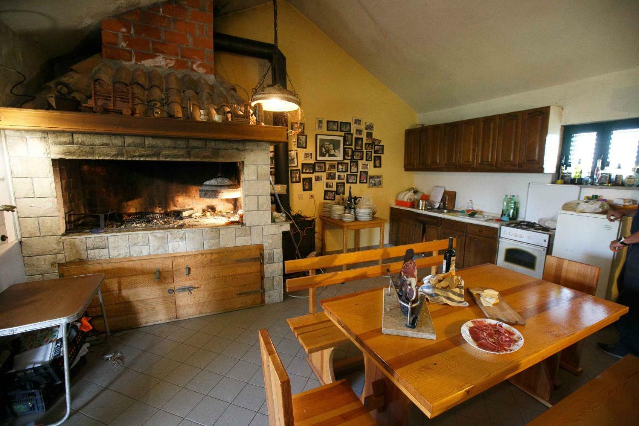 Villa Marija Nin Luaran gambar