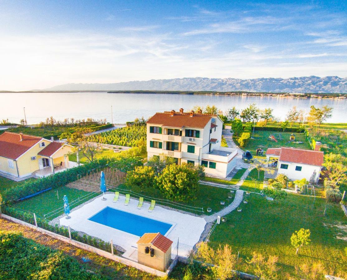 Villa Marija Nin Luaran gambar